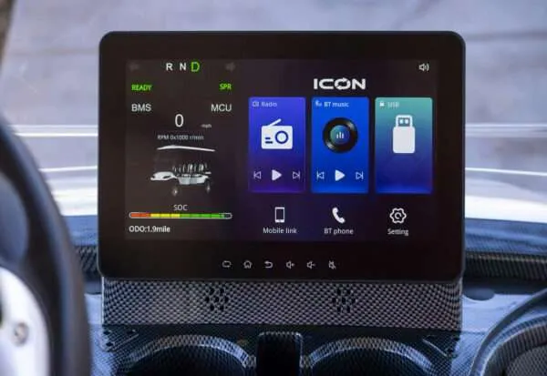 Dashboard screen showing vehicle settings and apps.